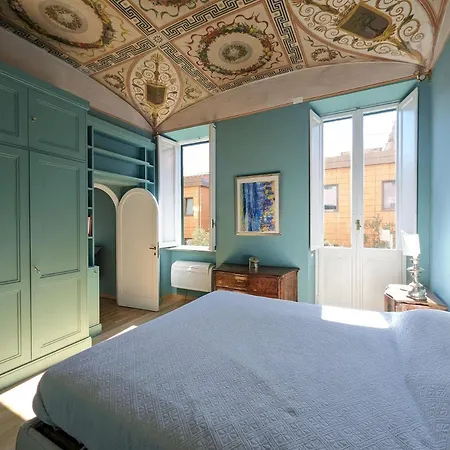 Spanish Steps Enchanting Apartment Rom